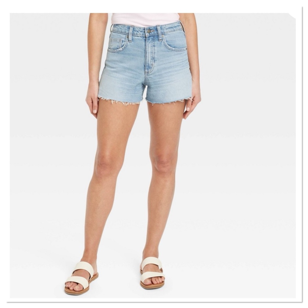 Women’s High Rise 90’s Cut Off Jean Shorts Universal Thread
